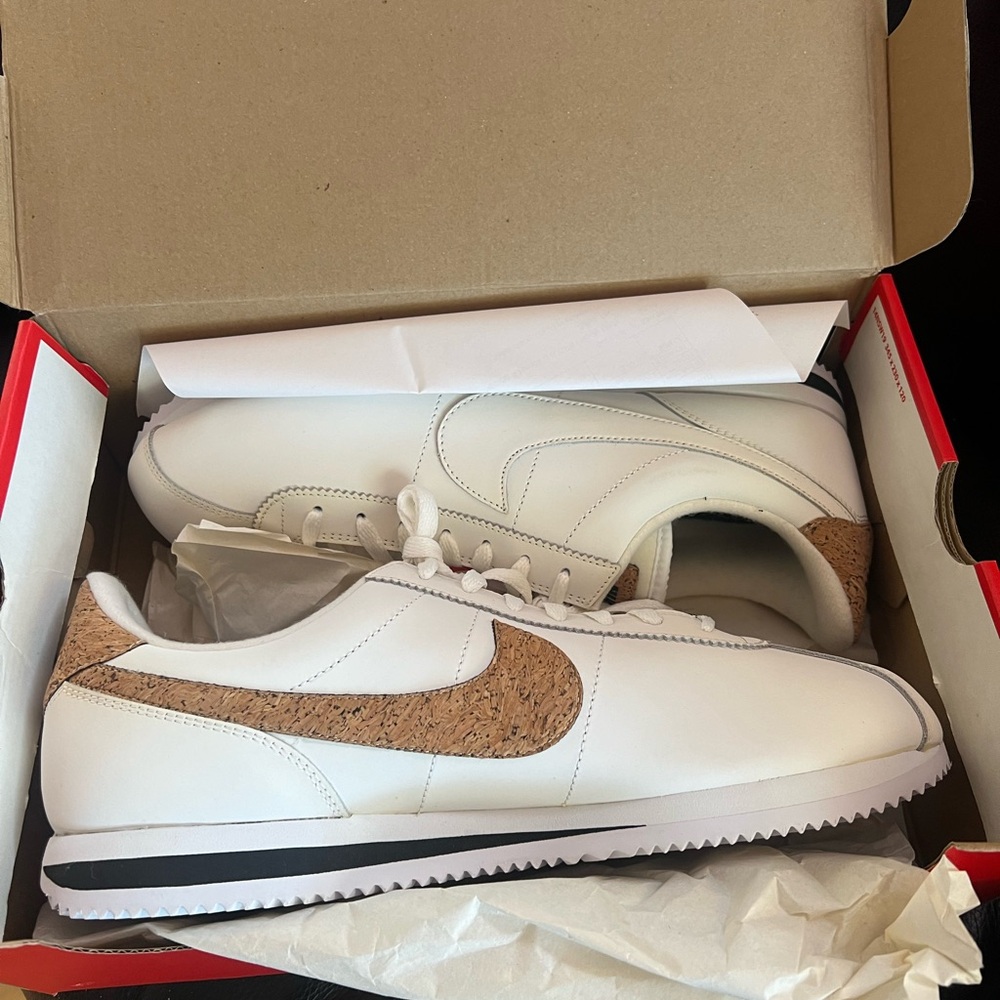 Nike White and Brown Sneakers with Leather Upper New
